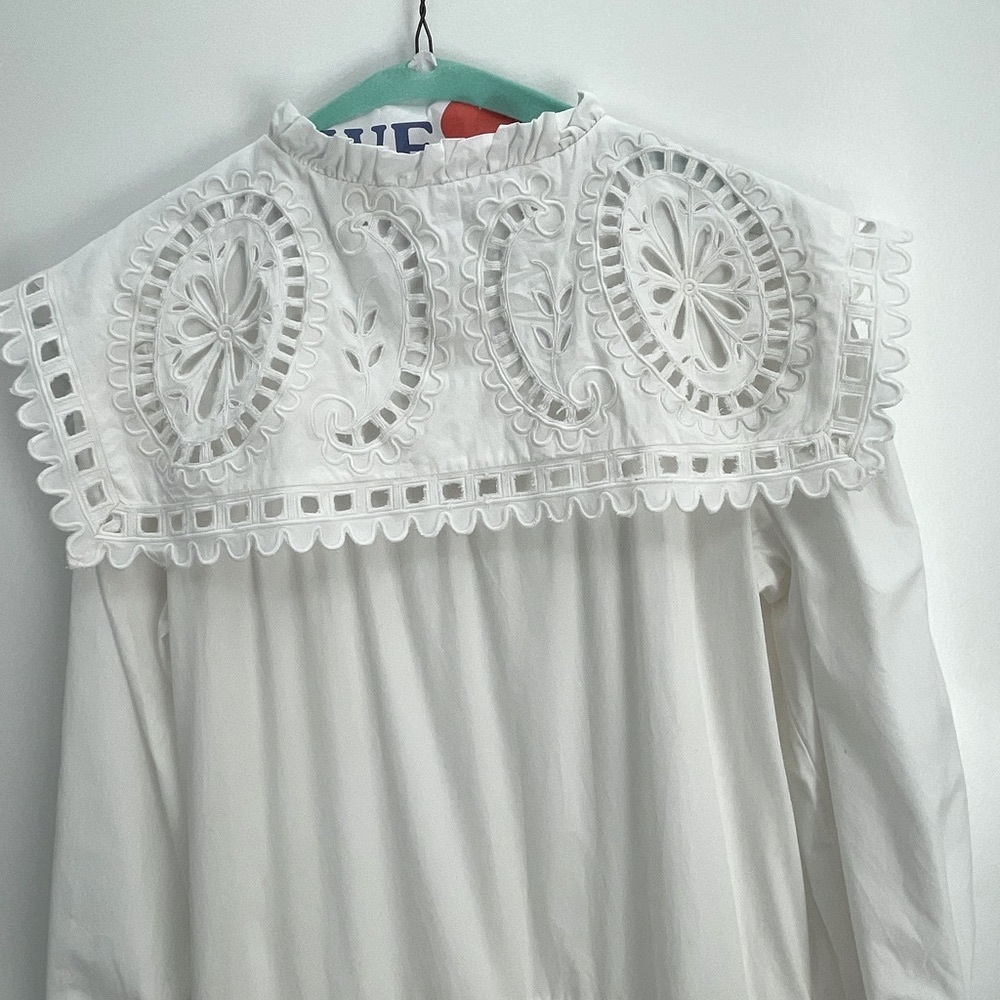 Santos Eyelet Dress, long sleeve beautiful embroidered - Picture 8 of 16
